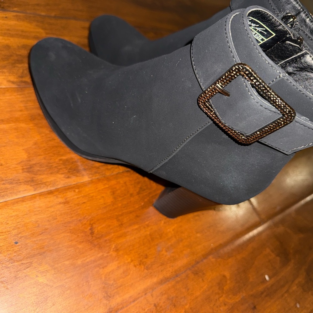 Elegant Black Ankle Boots